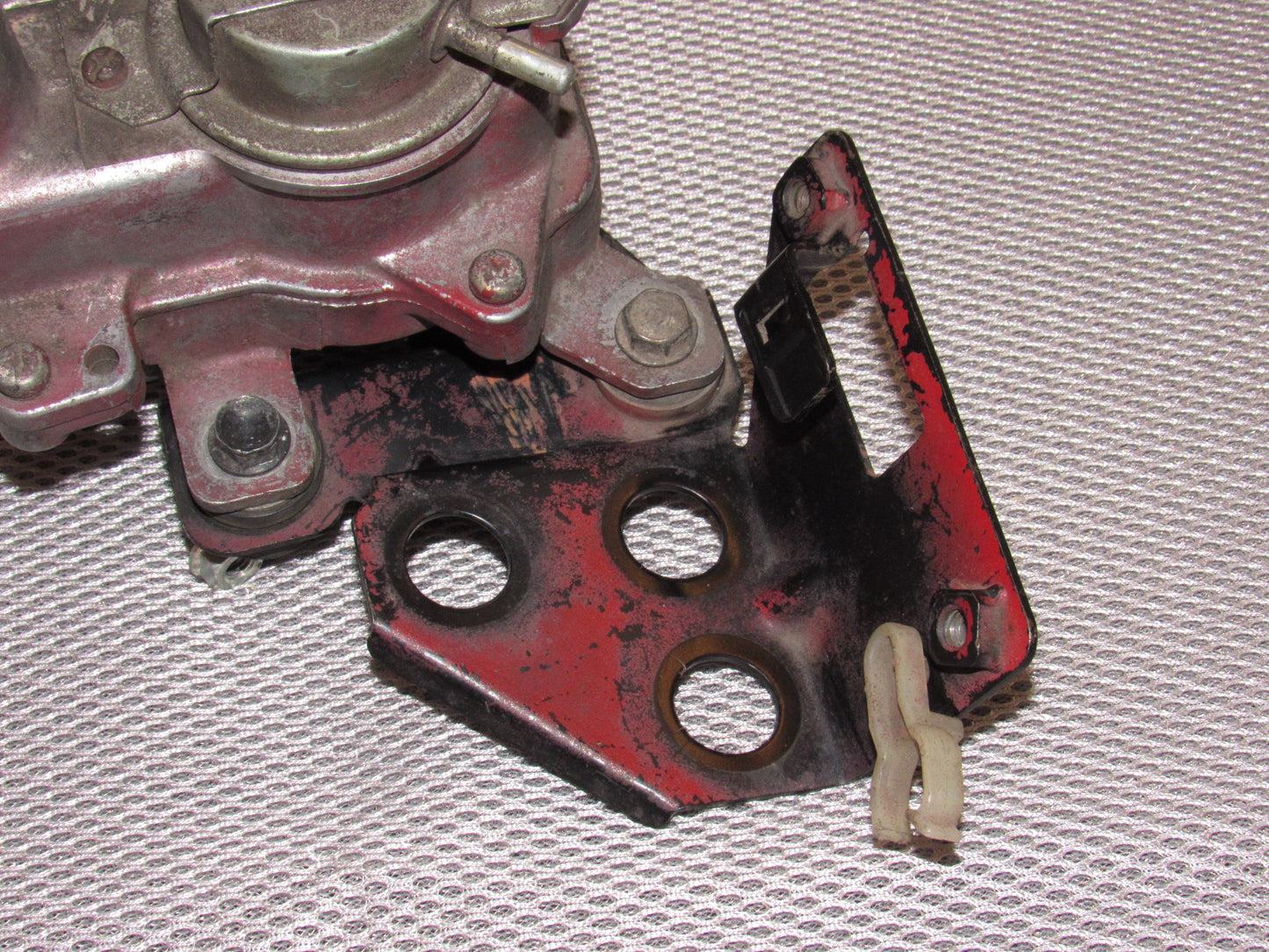 84 85 86 87 88 89 Nissan 300zx OEM AIV Air Injection Valve Mounting Bracket