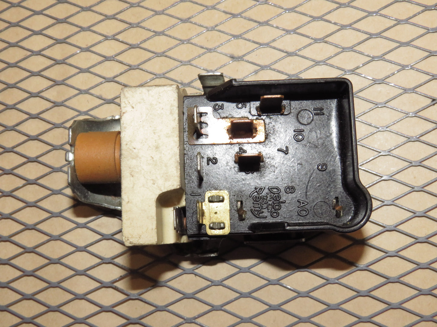 81 82 83 84 85 86 87 88 Chevrolet Monte Carlo OEM Headlight Switch