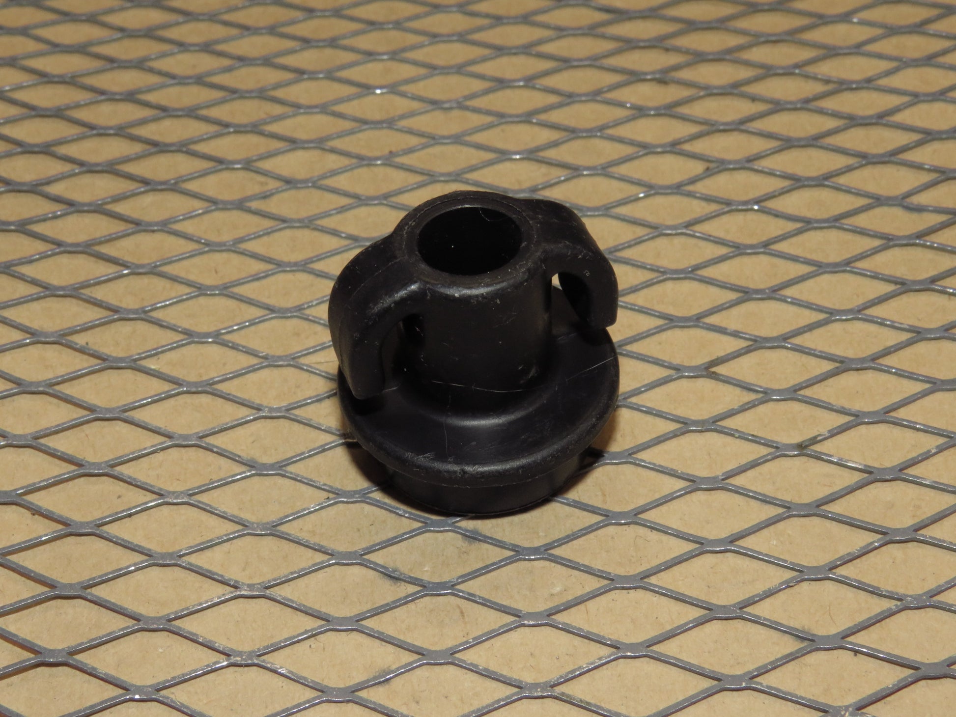 97 98 99 00 01 02 03 04 Chevrolet Corvette OEM Trunk Cargo Net Lock Retainer Mount