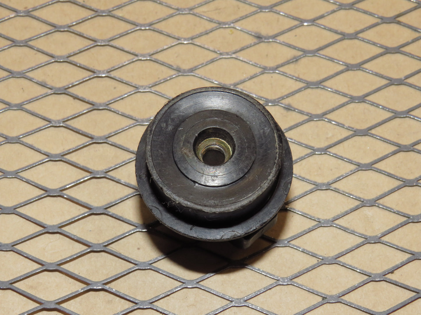 97 98 99 00 01 02 03 04 Chevrolet Corvette OEM Trunk Cargo Net Lock Retainer Mount
