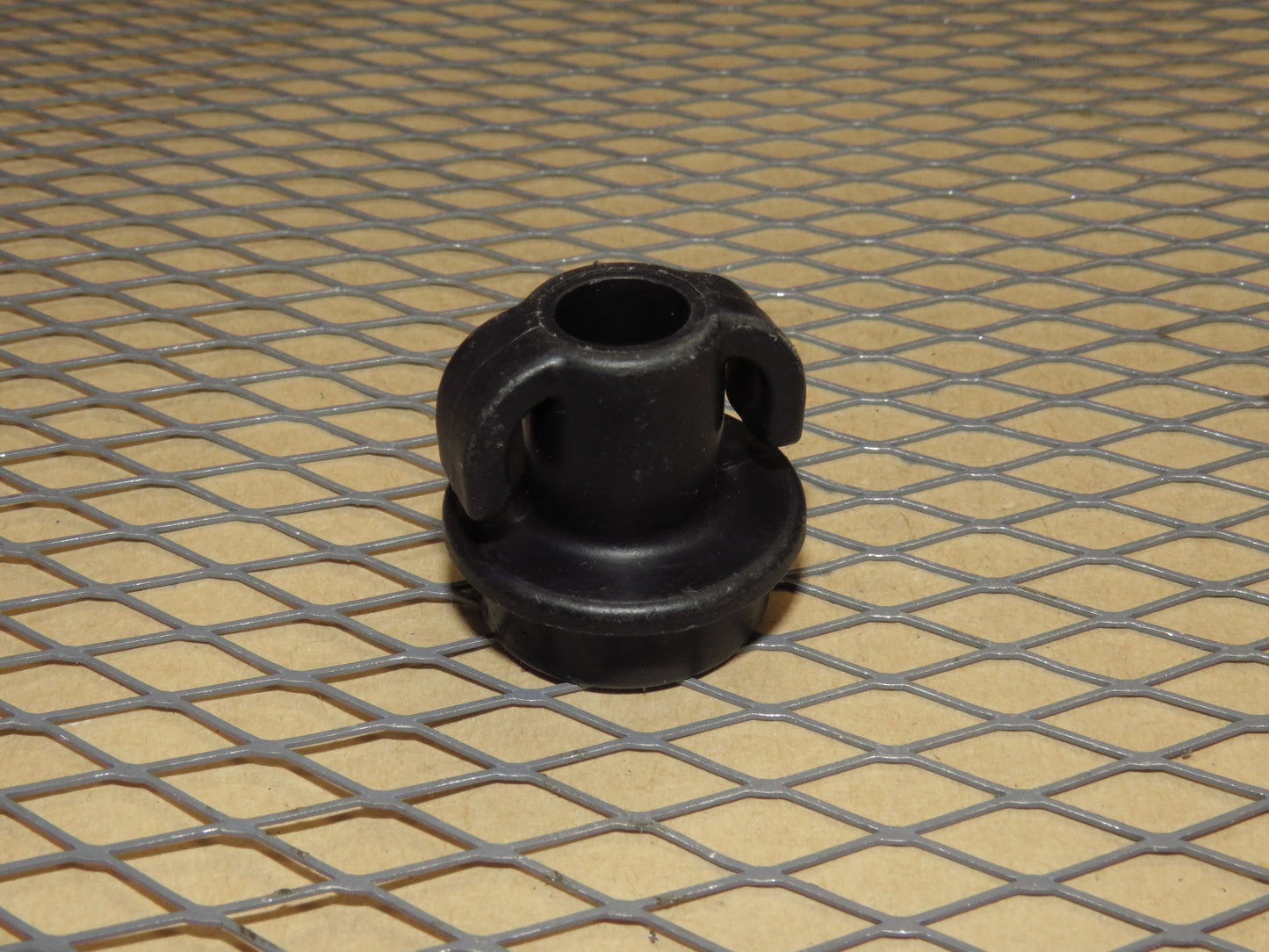 97 98 99 00 01 02 03 04 Chevrolet Corvette OEM Trunk Cargo Net Lock Retainer Mount