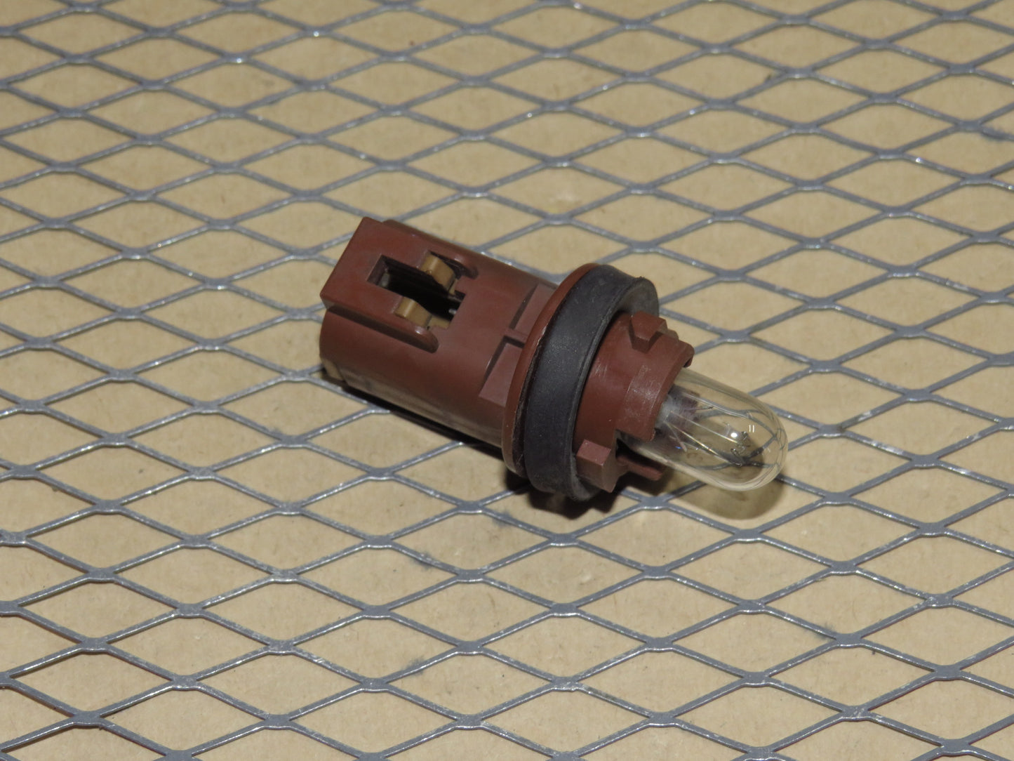 90 91 92 93 94 95 96 Nissan 300zx OEM Rear Side Marker Light Lamp Bulb Socket