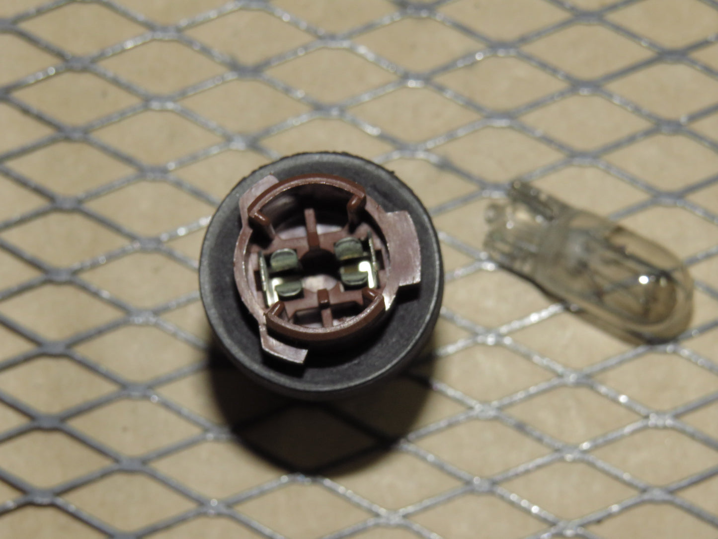 90 91 92 93 94 95 96 Nissan 300zx OEM Rear Side Marker Light Lamp Bulb Socket