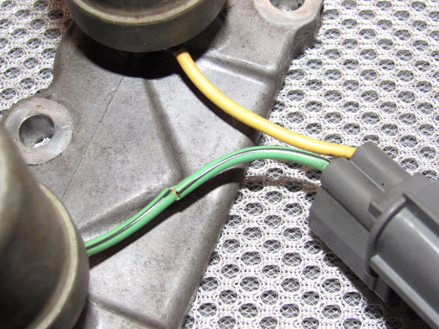 00 01 Acura Integra OEM A/T Lock Up Control Solenoid Valve Assembly