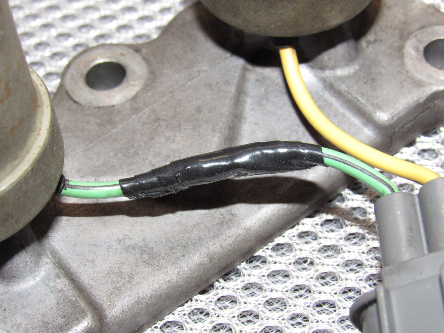 00 01 Acura Integra OEM A/T Lock Up Control Solenoid Valve Assembly