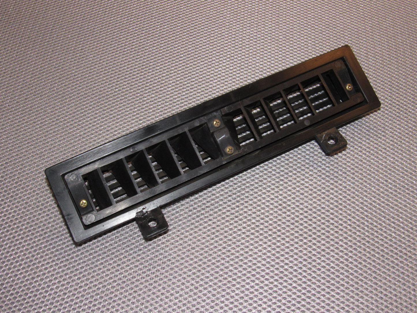 84 85 86 87 88 89 Nissan 300zx OEM Center Dash Defroster Air Vent