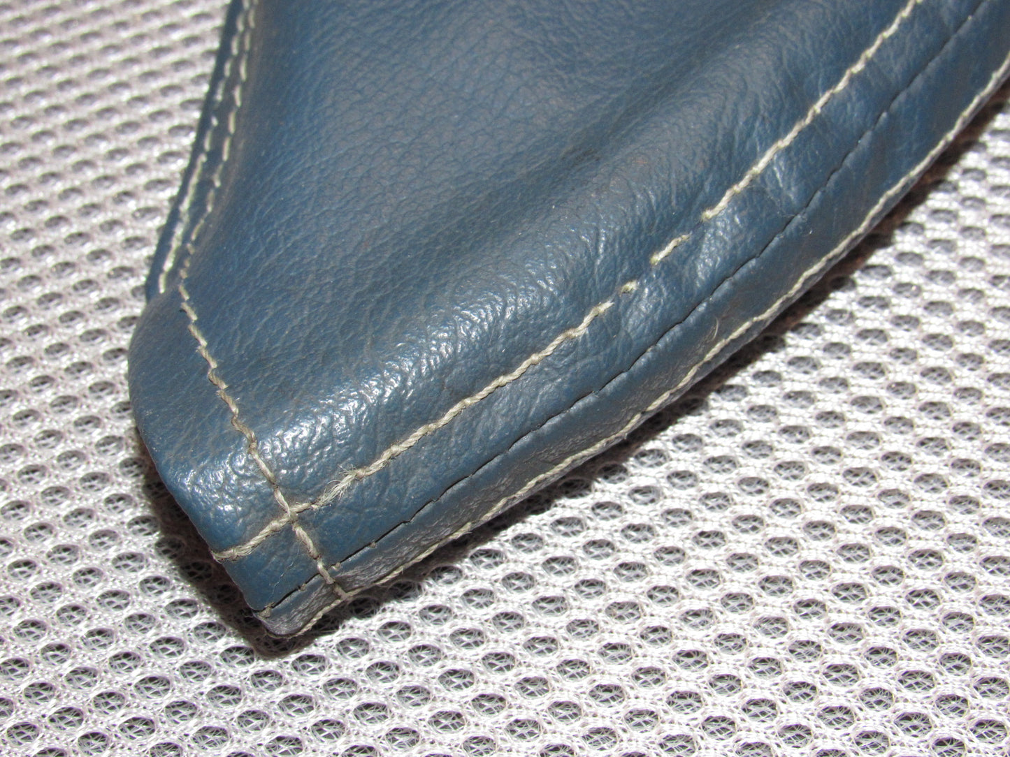 84 85 86 87 88 89 Nissan 300zx OEM Parking Handle Boot Cover