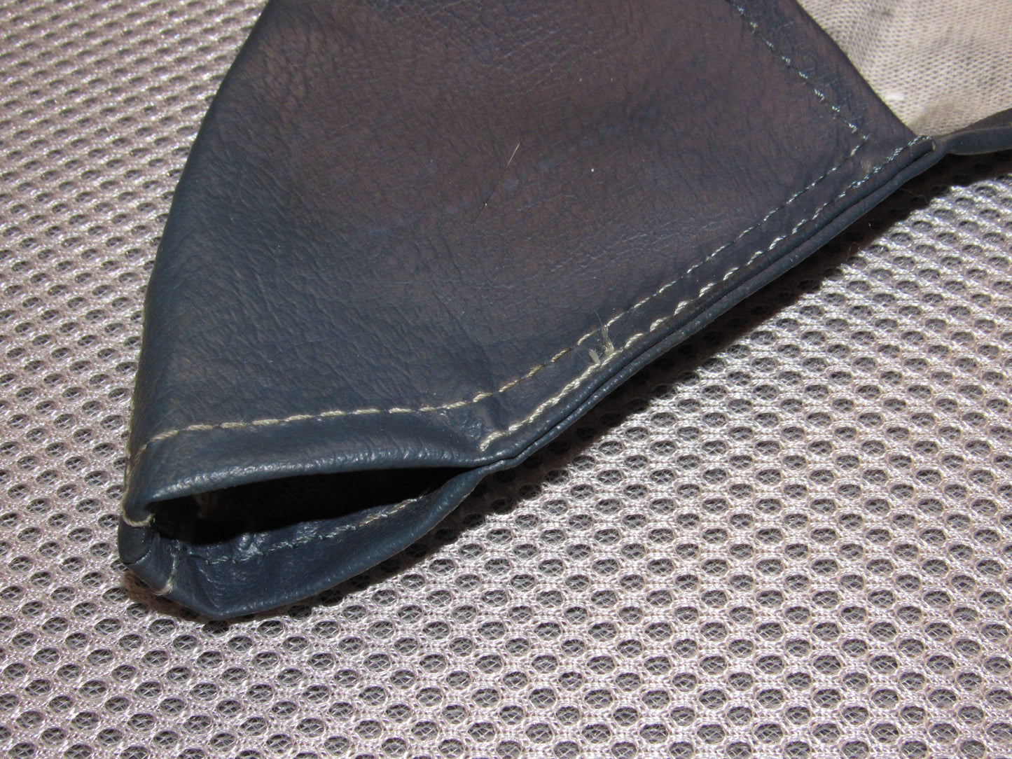 84 85 86 87 88 89 Nissan 300zx OEM Parking Handle Boot Cover