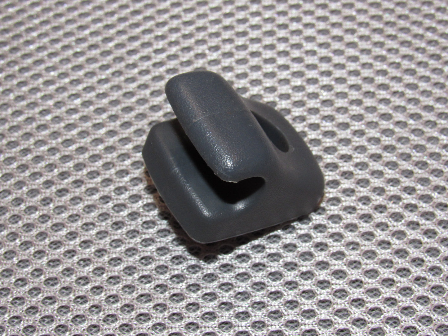 84 85 86 87 88 89 Nissan 300zx OEM Sun Visor Holder Lock Clip