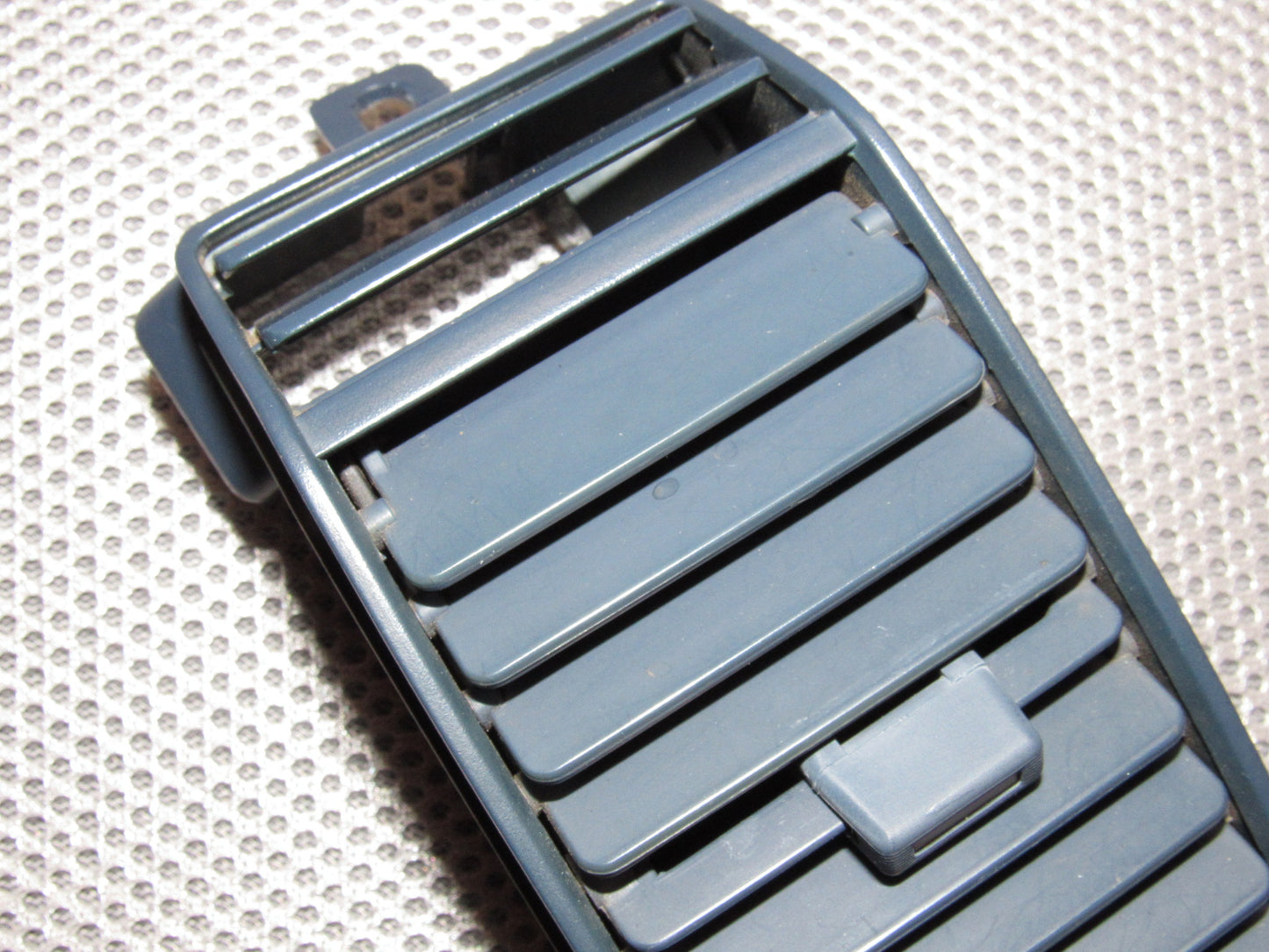 84 85 86 87 88 89 Nissan 300zx OEM Dash Air Vent Louver - Right