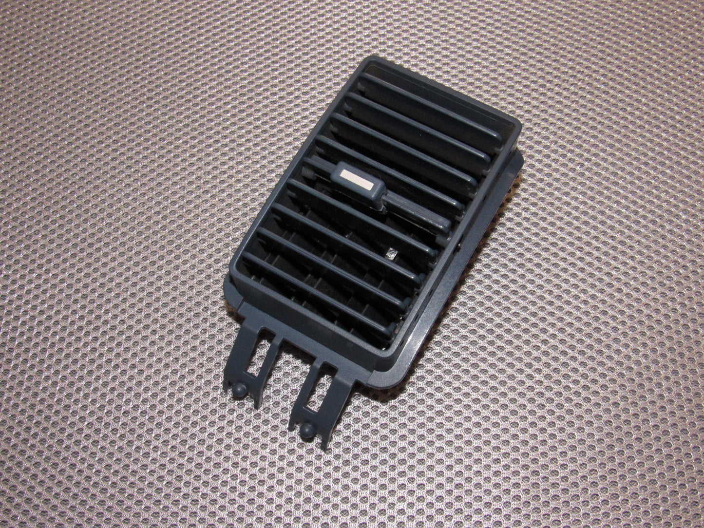 84 85 86 87 88 89 Nissan 300zx OEM Center Dash Air Vent Louver - Left