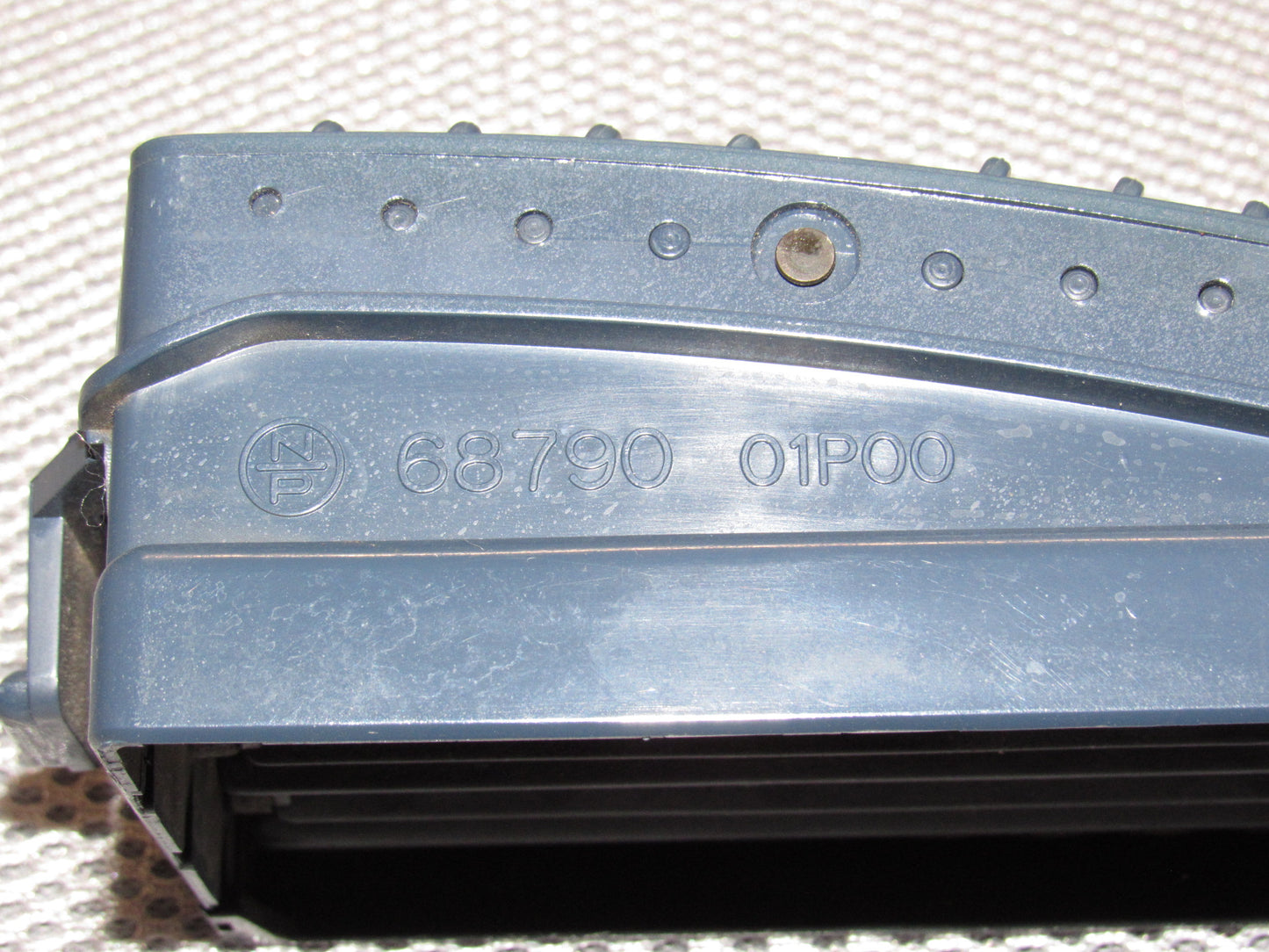 84 85 86 87 88 89 Nissan 300zx OEM Center Dash Air Vent Louver - Left