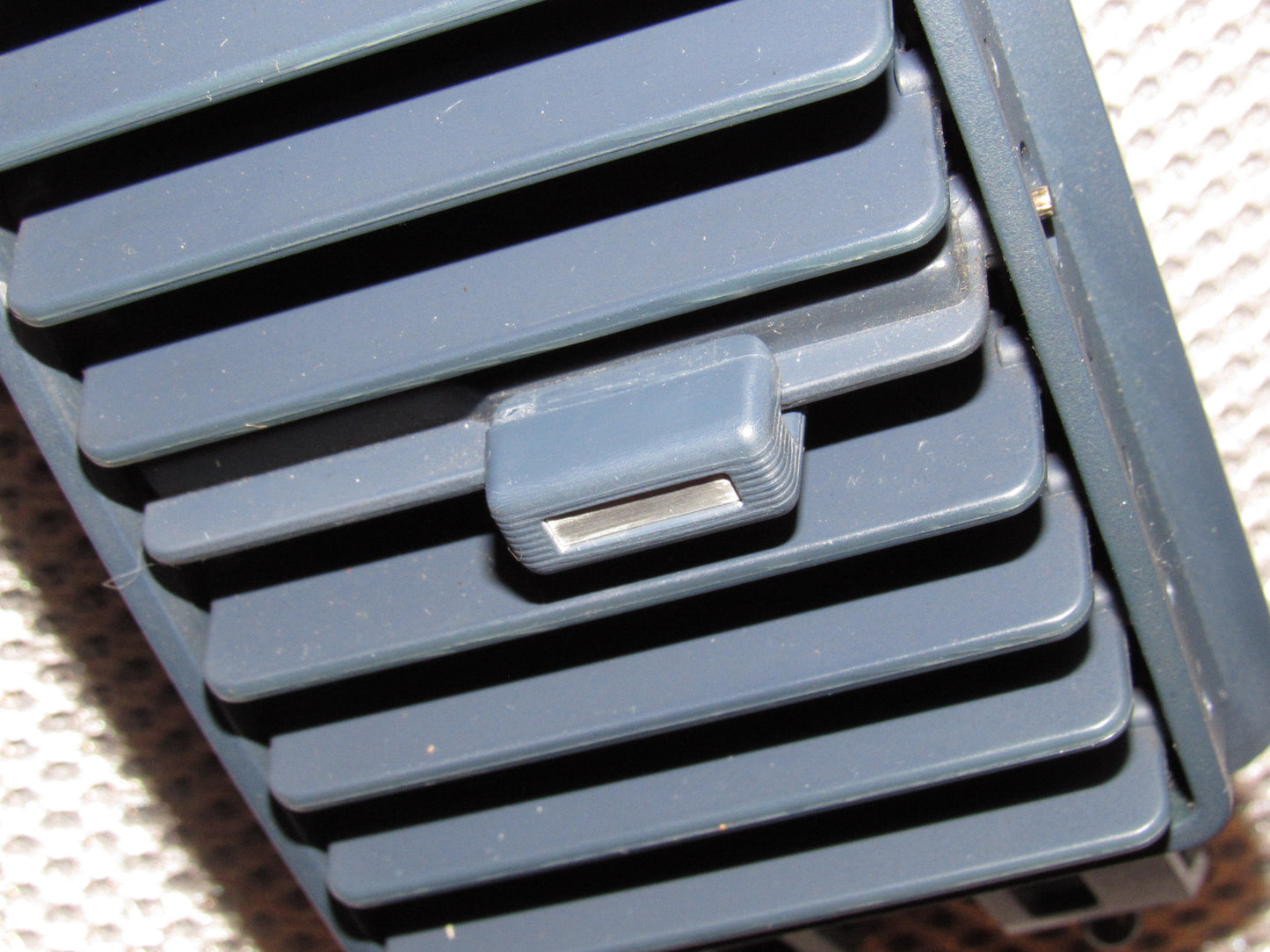 84 85 86 87 88 89 Nissan 300zx OEM Center Dash Air Vent Louver - Right