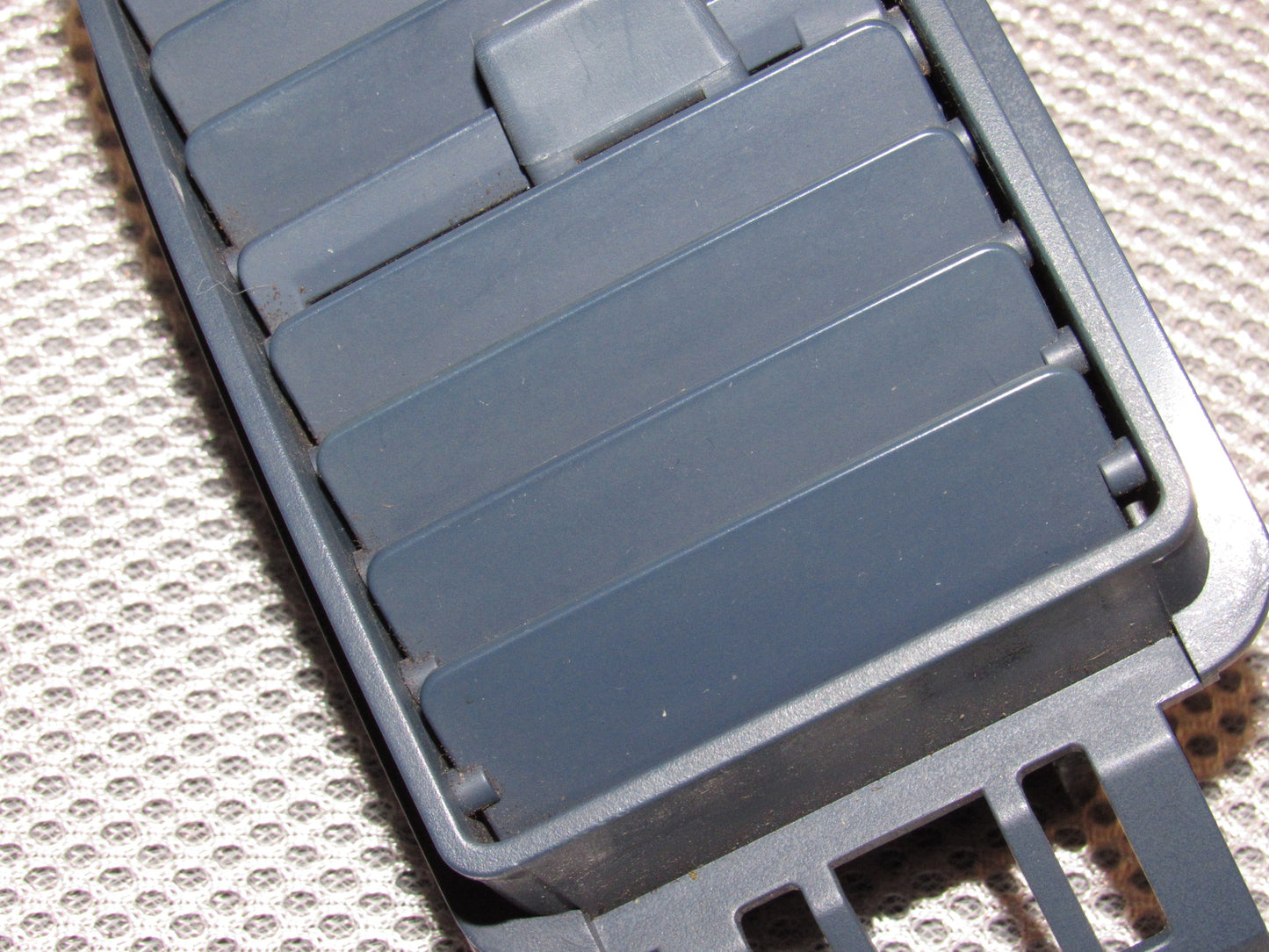 84 85 86 87 88 89 Nissan 300zx OEM Center Dash Air Vent Louver - Right