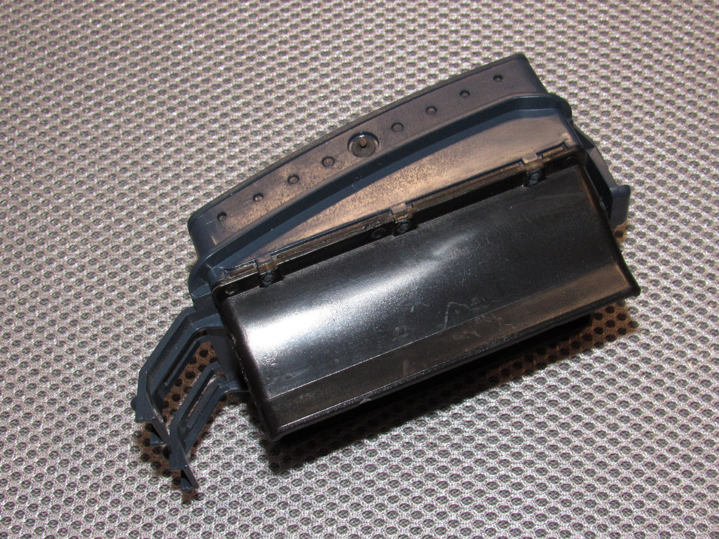 84 85 86 87 88 89 Nissan 300zx OEM Center Dash Air Vent Louver - Right