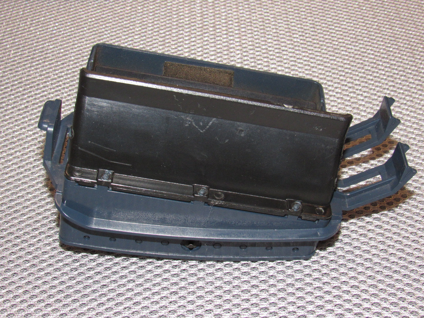 84 85 86 87 88 89 Nissan 300zx OEM Center Dash Air Vent Louver - Right