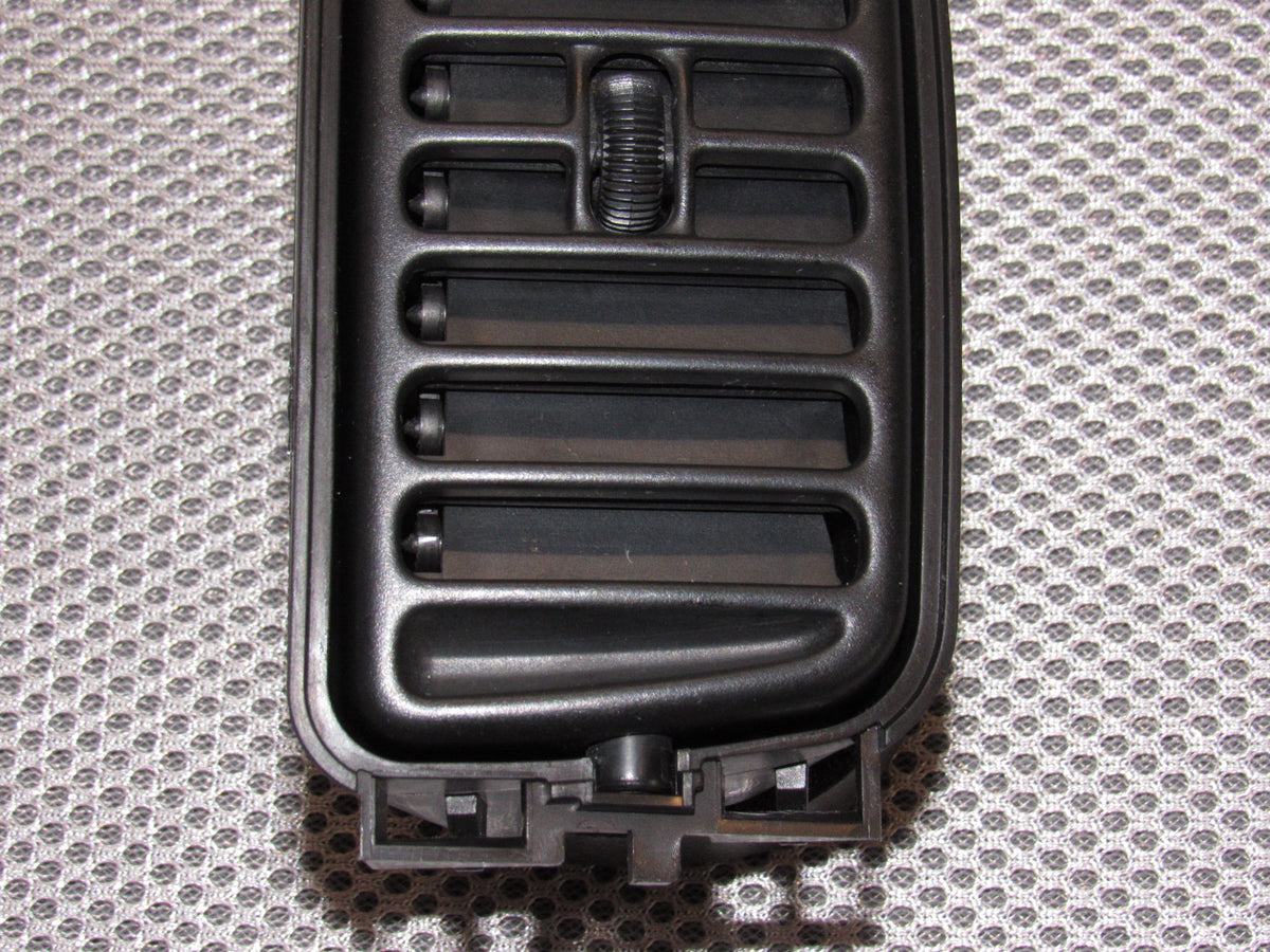 01 02 03 04 Ford Escape OEM Center Dash Panel Air Vent Louver - Right