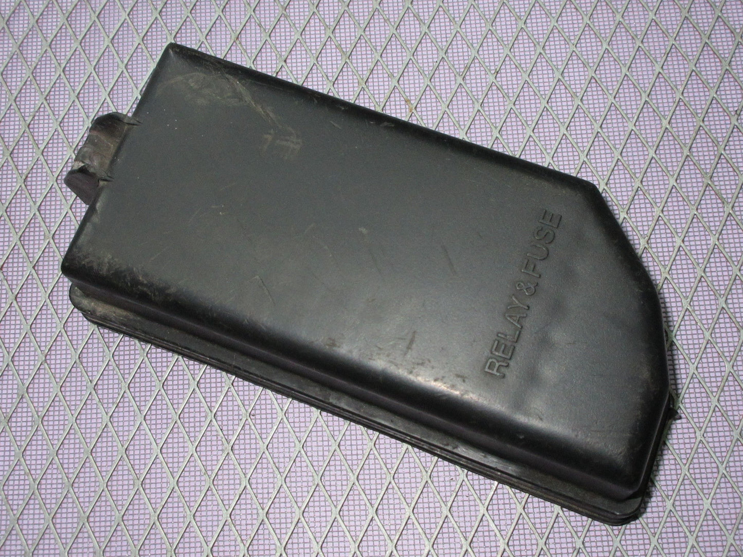 92 93 Lexus ES300 OEM Engine Fuse Box Cover