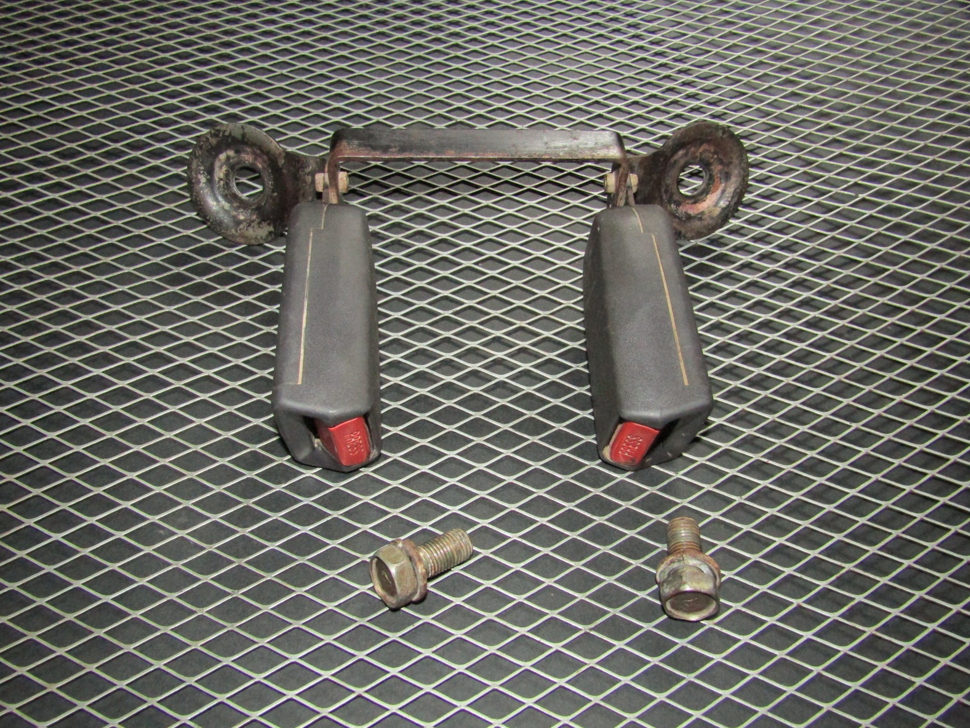 94-97 Mitsubishi 3000GT OEM Rear Seat Belt Buckle Receiver