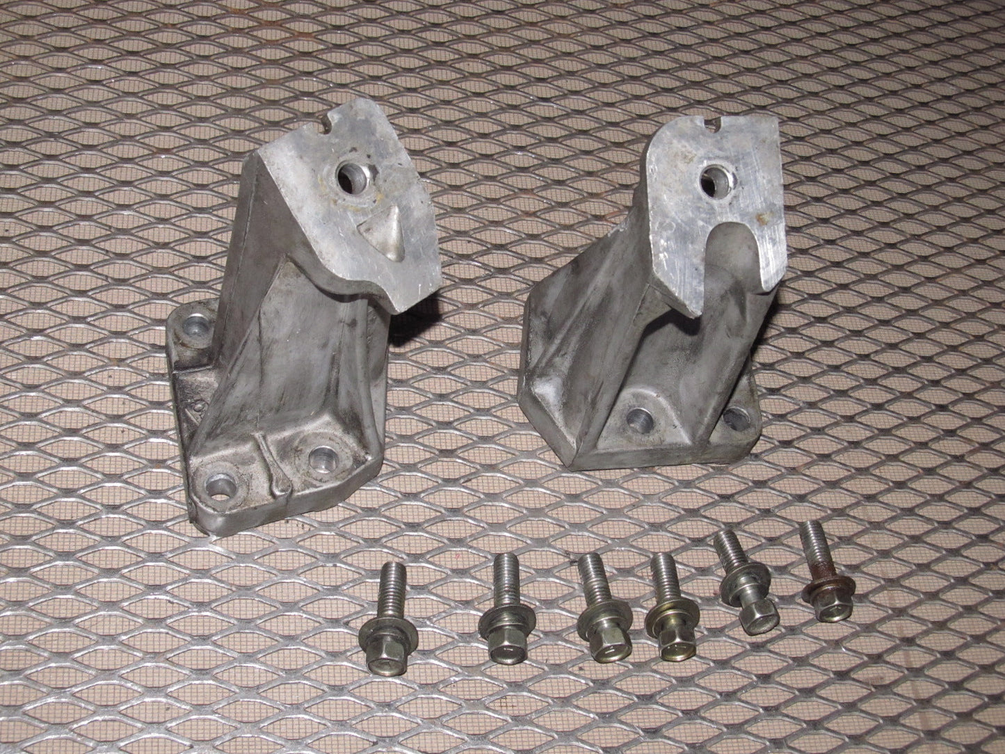 90-96 Nissan 300zx OEM Engine Motor Mount Bracket - Twin Turbo