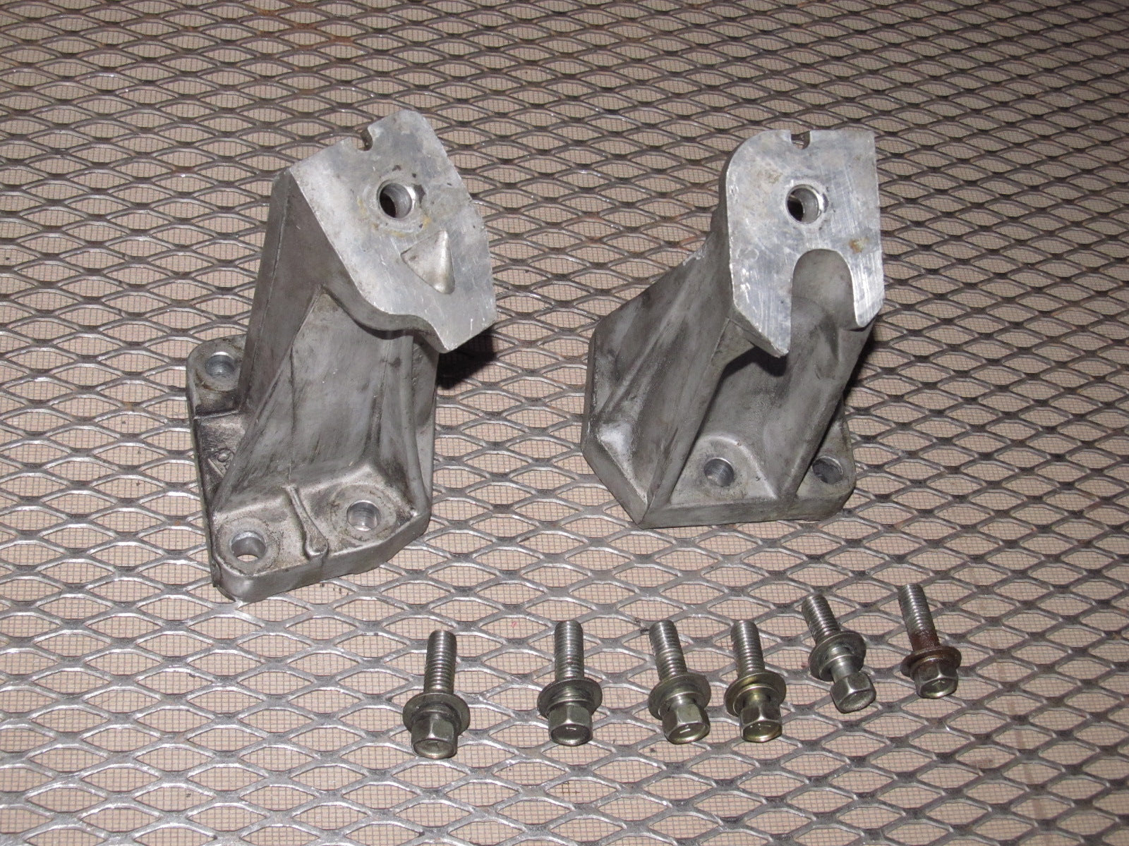 90-96 Nissan 300zx OEM Engine Motor Mount Bracket - Twin Turbo