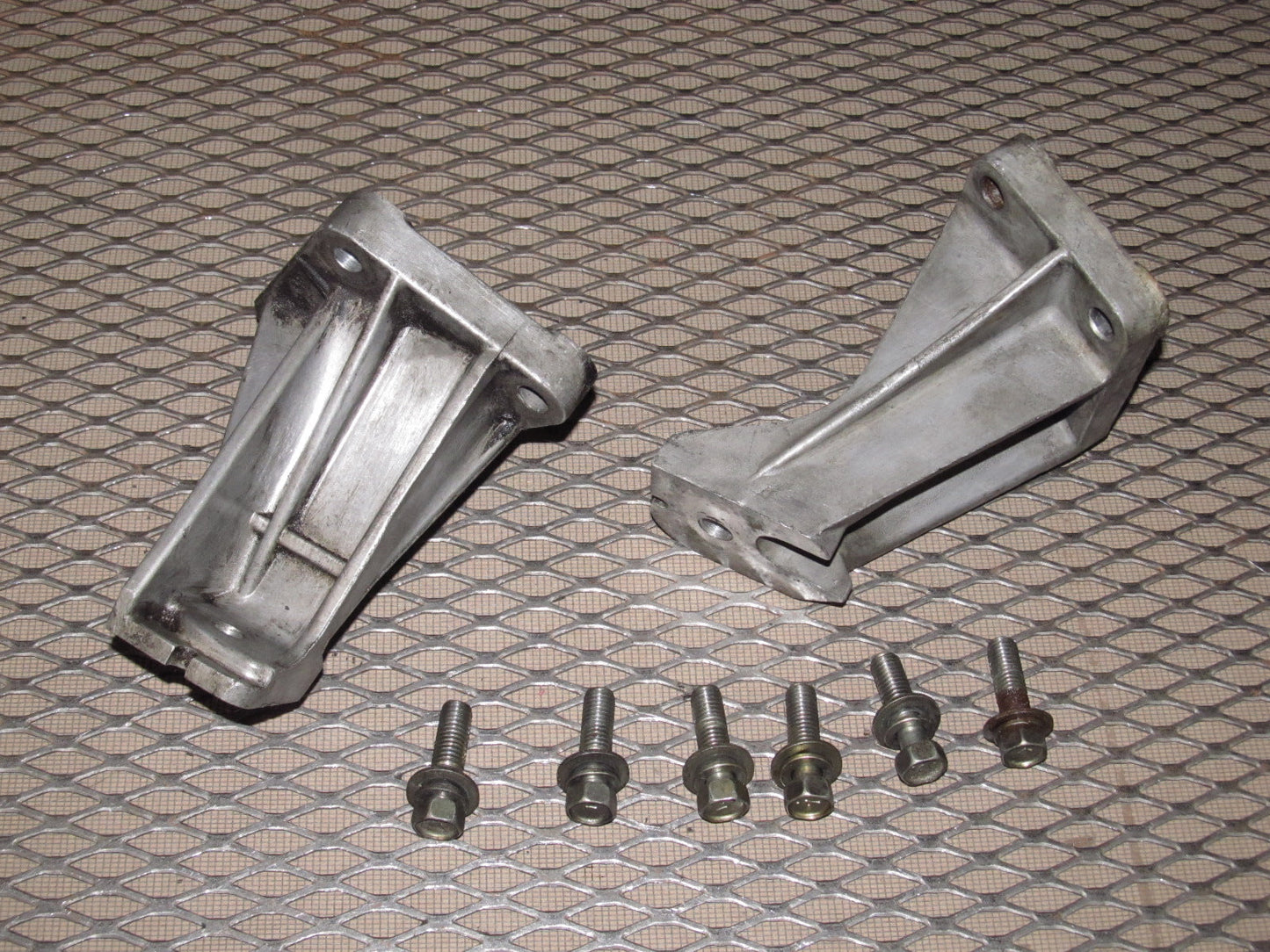 90-96 Nissan 300zx OEM Engine Motor Mount Bracket - Twin Turbo