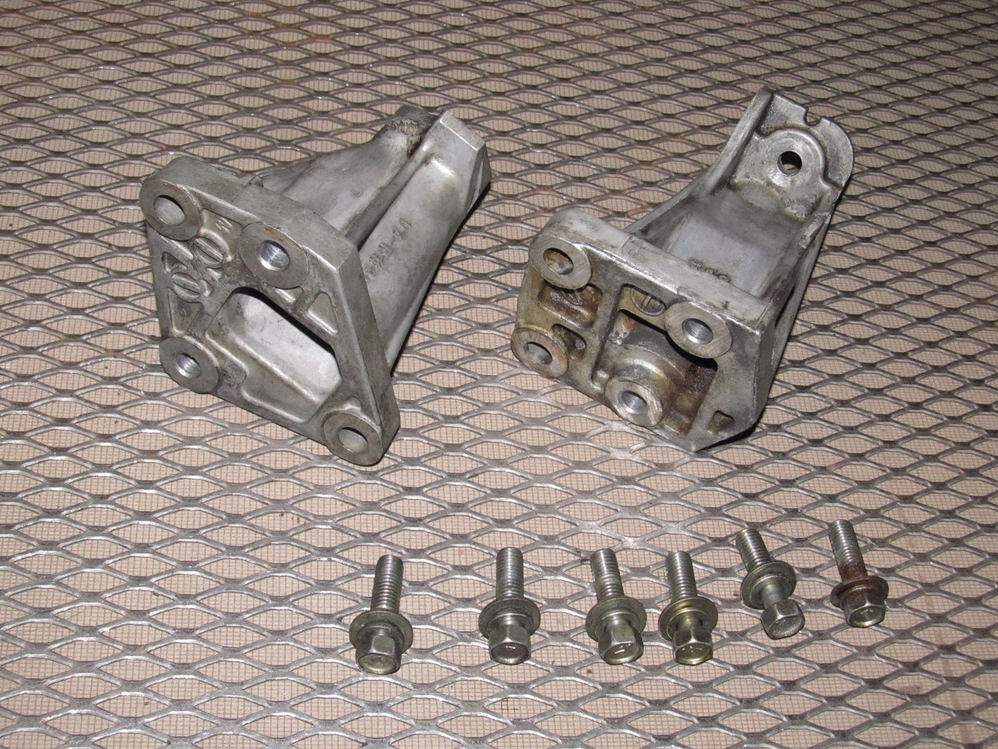 90-96 Nissan 300zx OEM Engine Motor Mount Bracket - Twin Turbo