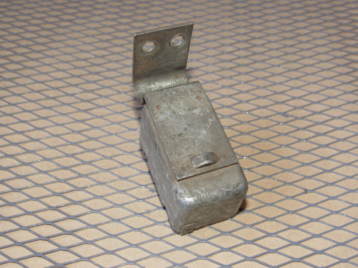 Ford Relay D2SB-14677-AA