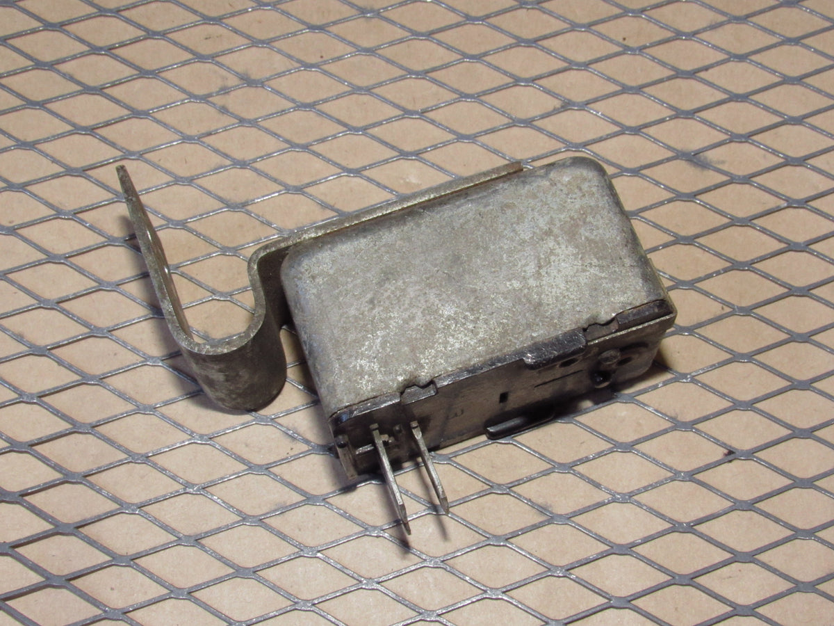 Ford Relay D2SB-14677-AA