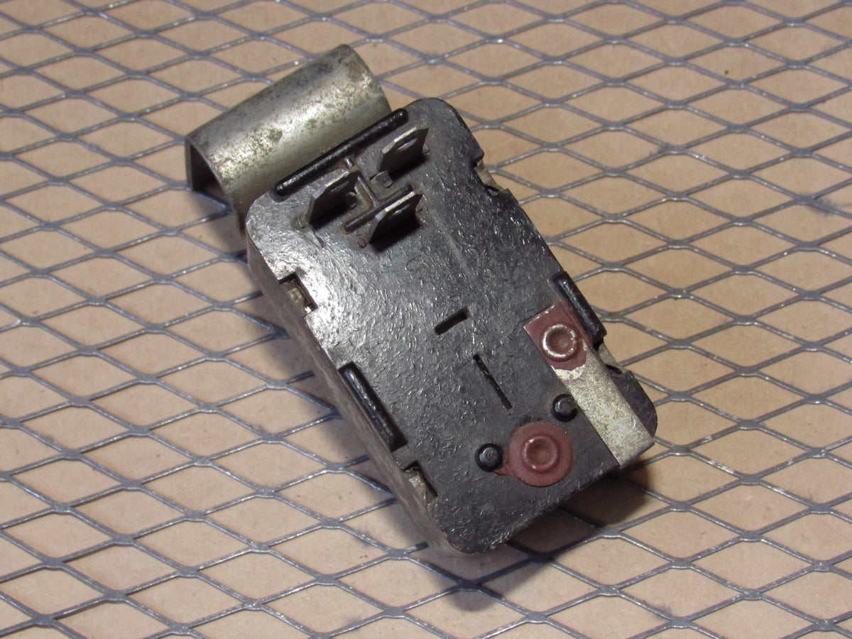 Ford Relay D2SB-14677-AA