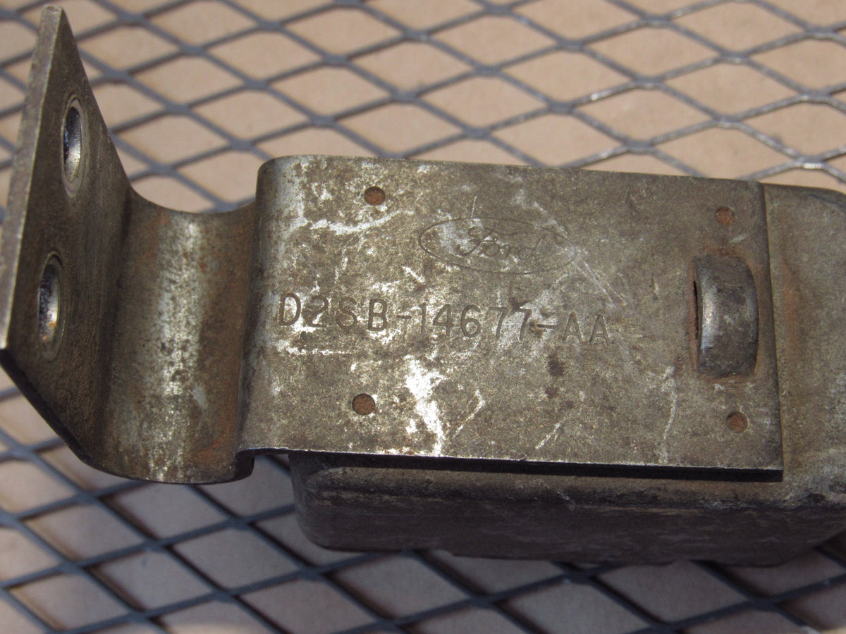 Ford Relay D2SB-14677-AA