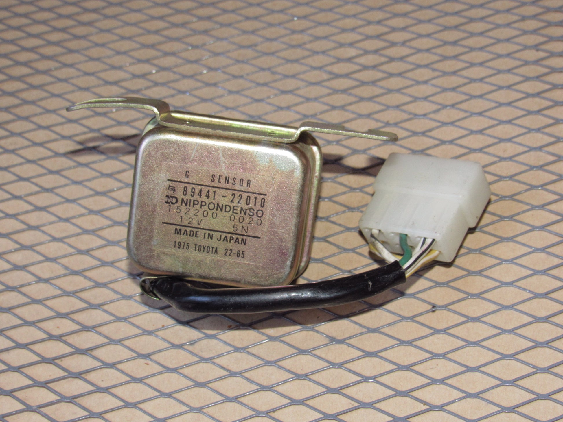 Toyota Relay G Sensor 89441-22010