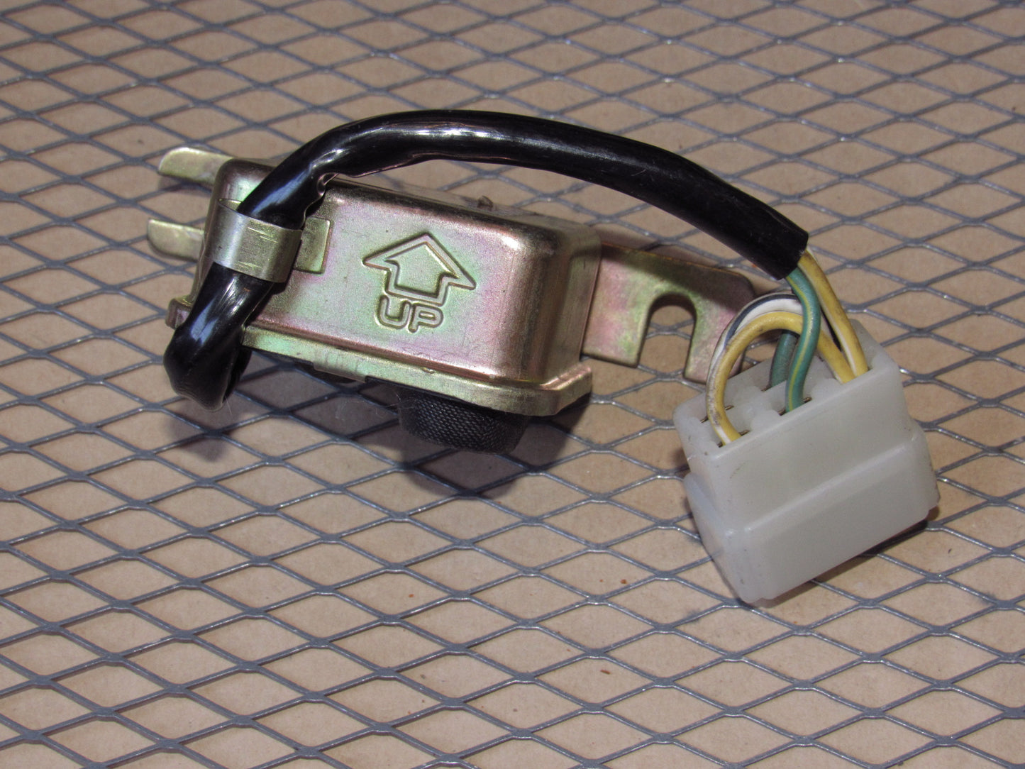 Toyota Relay G Sensor 89441-22010