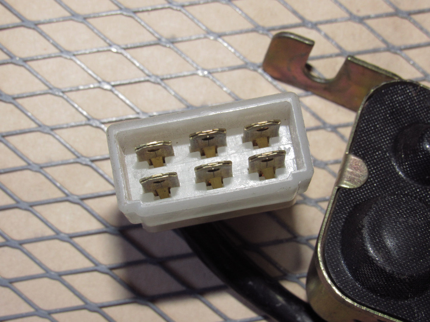 Toyota Relay G Sensor 89441-22010