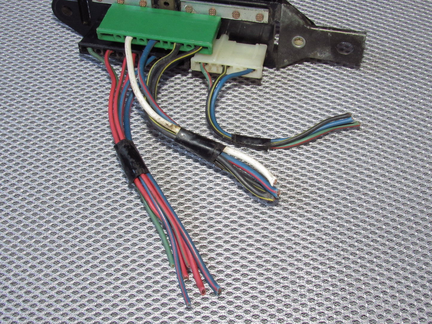 71-77 Toyota Celica OEM In-Dash Interior Fuse Box Pigtail Harness Connector