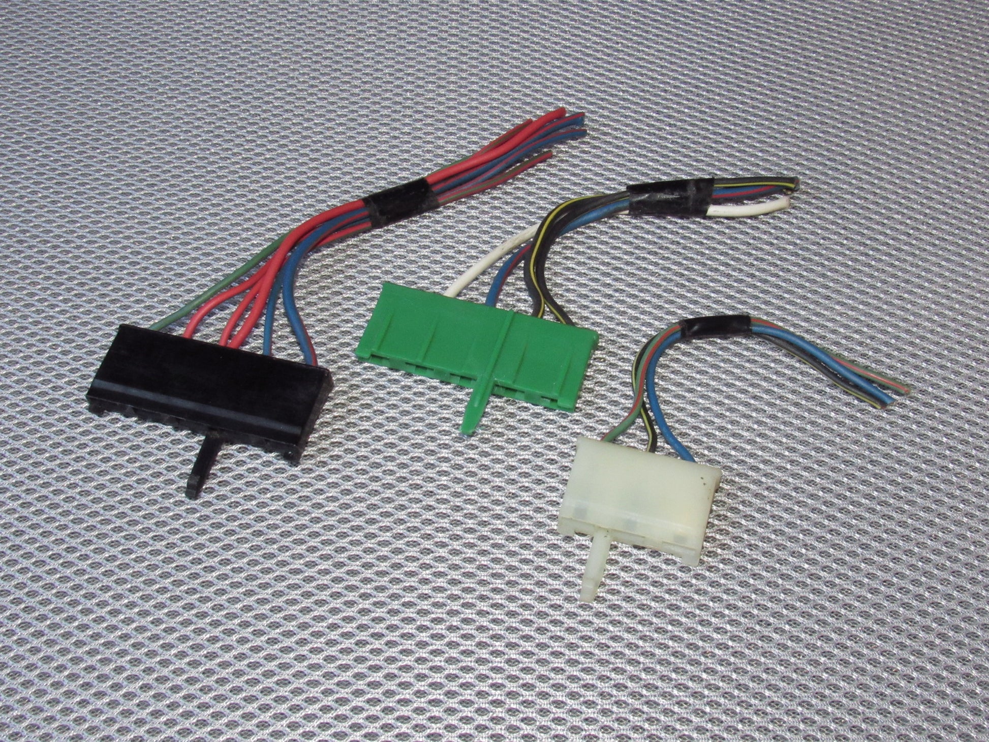 71-77 Toyota Celica OEM In-Dash Interior Fuse Box Pigtail Harness Connector