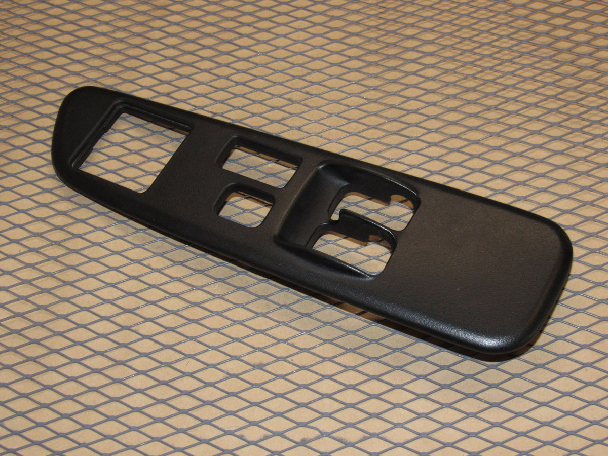 00 01 02 03 04 05 Mitsubishi Eclipse OEM Window Switch Bezel Trim Cover - Left