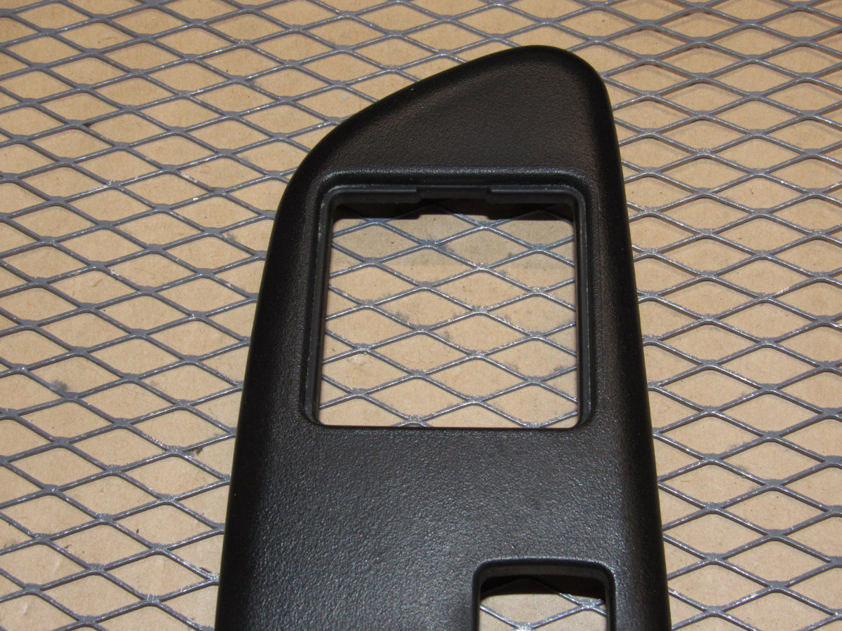 00 01 02 03 04 05 Mitsubishi Eclipse OEM Window Switch Bezel Trim Cover - Left