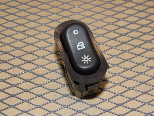 99 00 01 02 03 04 05 Saab 9-3 OEM Interior Dome Map Light Lamp Switch
