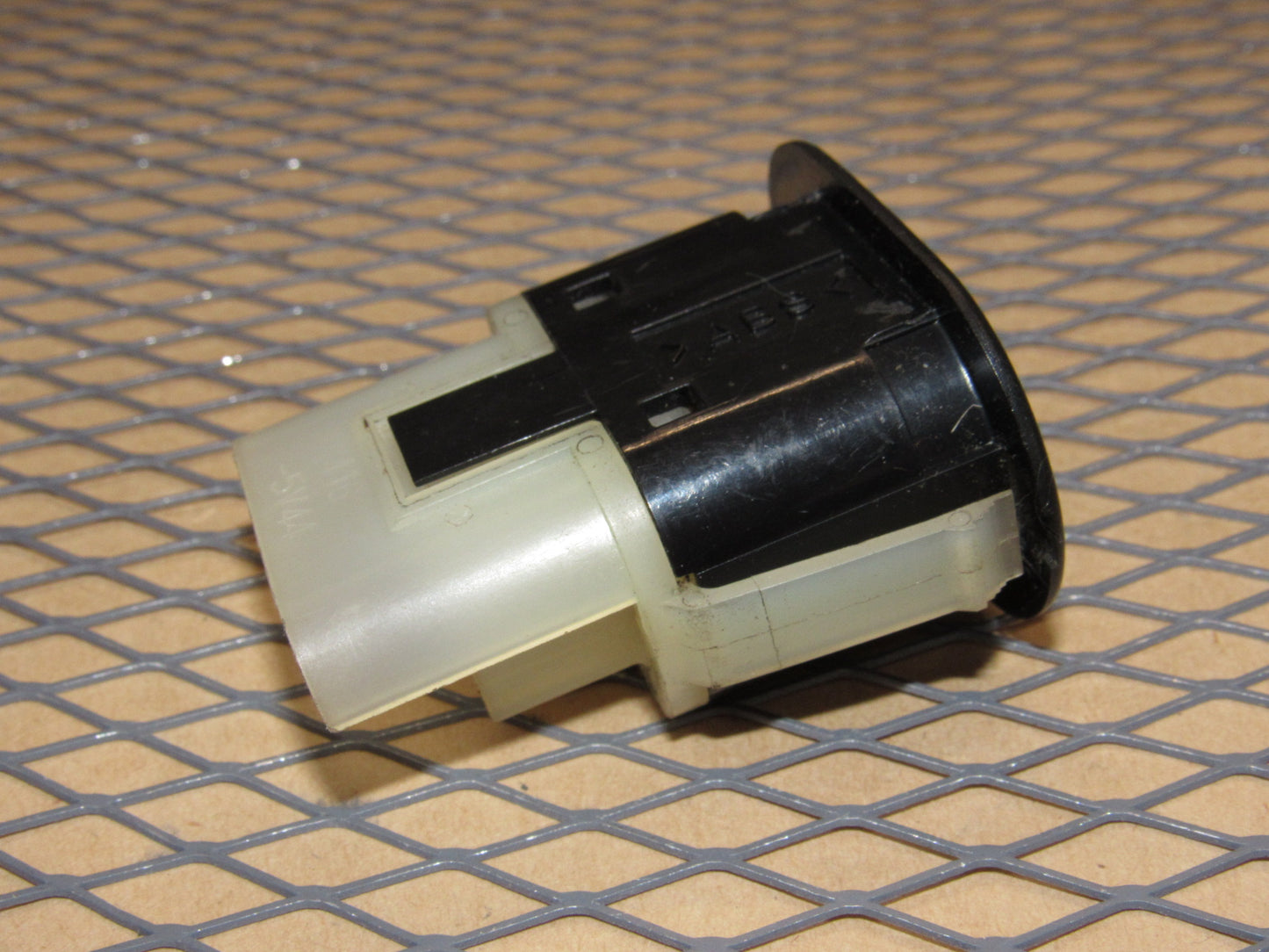 99 00 01 02 03 04 05 Saab 9-5 OEM Trunk Release Switch