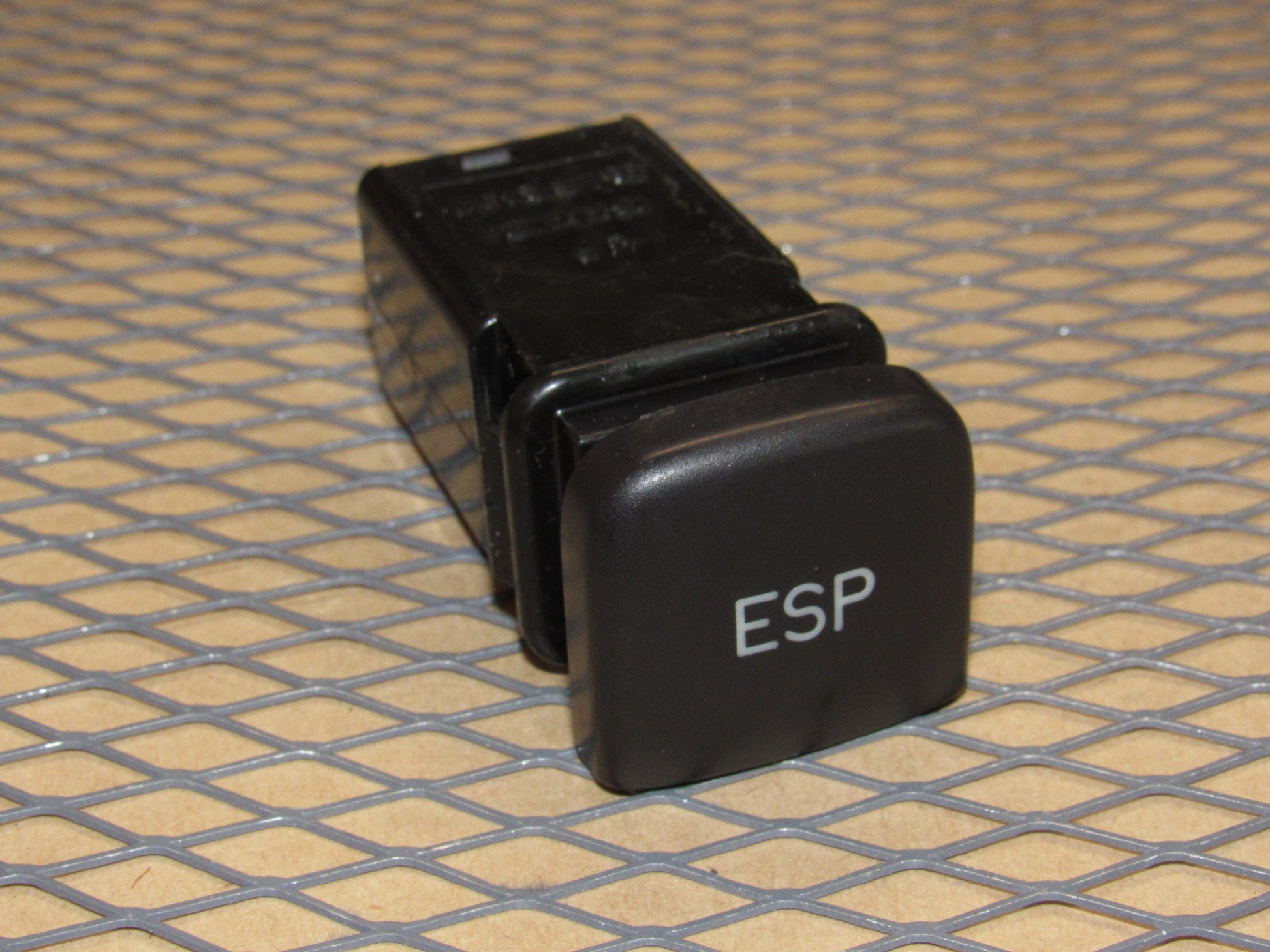 99 00 01 02 03 04 05 Saab 9-5 OEM Traction ESP Switch