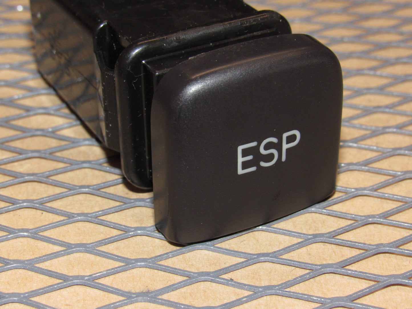 99 00 01 02 03 04 05 Saab 9-5 OEM Traction ESP Switch