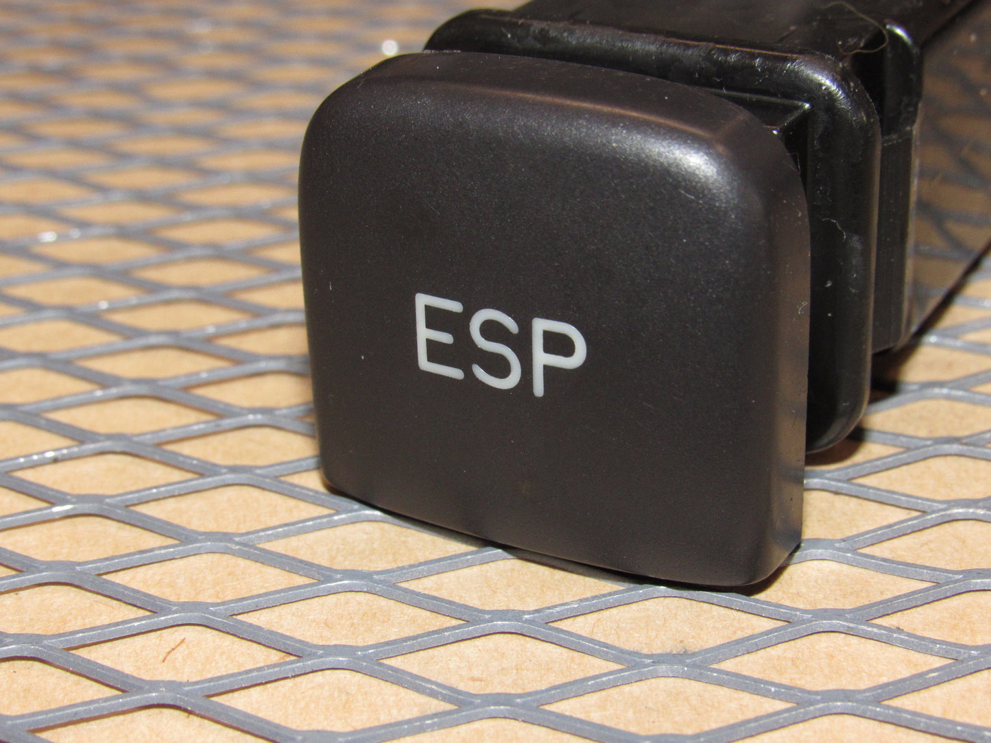 99 00 01 02 03 04 05 Saab 9-5 OEM Traction ESP Switch