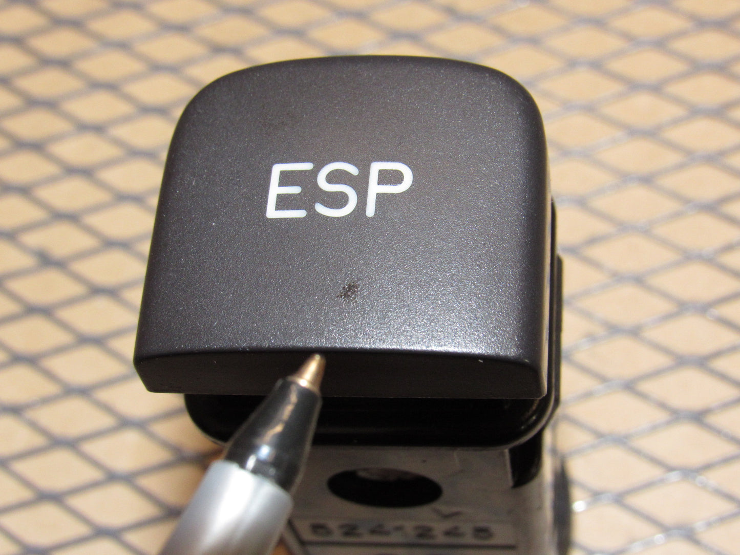 99 00 01 02 03 04 05 Saab 9-5 OEM Traction ESP Switch