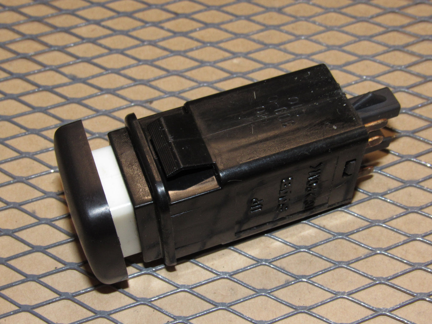 99 00 01 02 03 04 05 Saab 9-5 OEM Traction ESP Switch