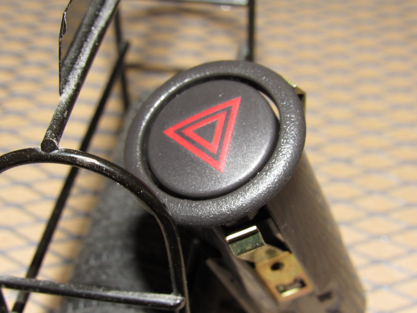 99 00 01 02 03 04 05 Saab 9-5 OEM Hazard Light Switch