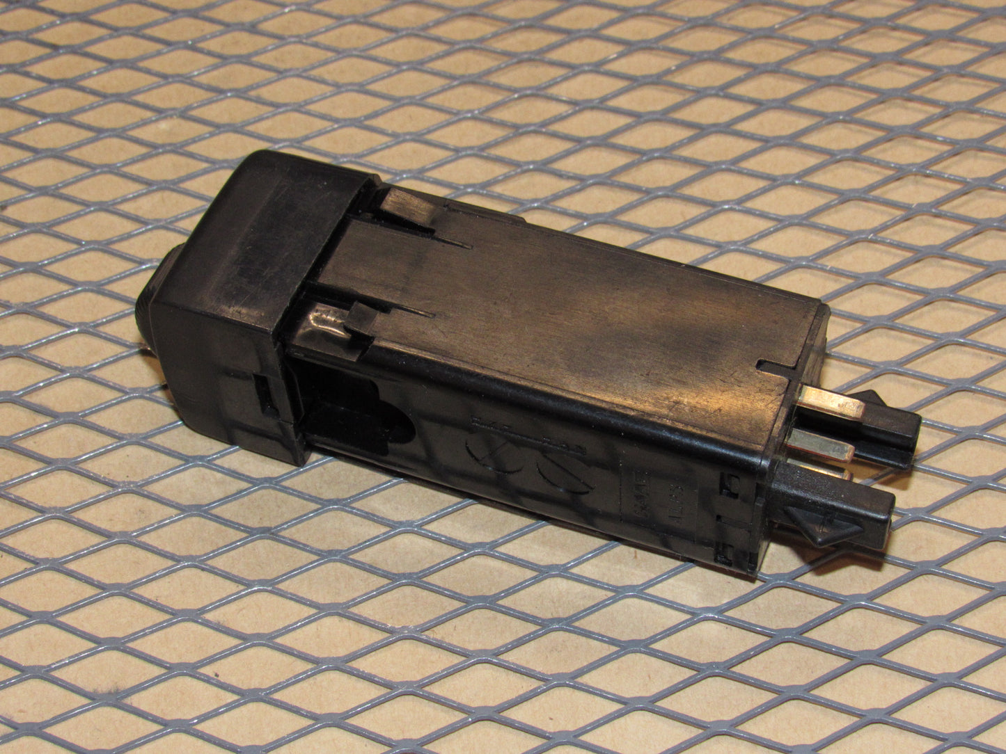 99 00 01 02 03 04 05 Saab 9-5 OEM Heated Seat Switch