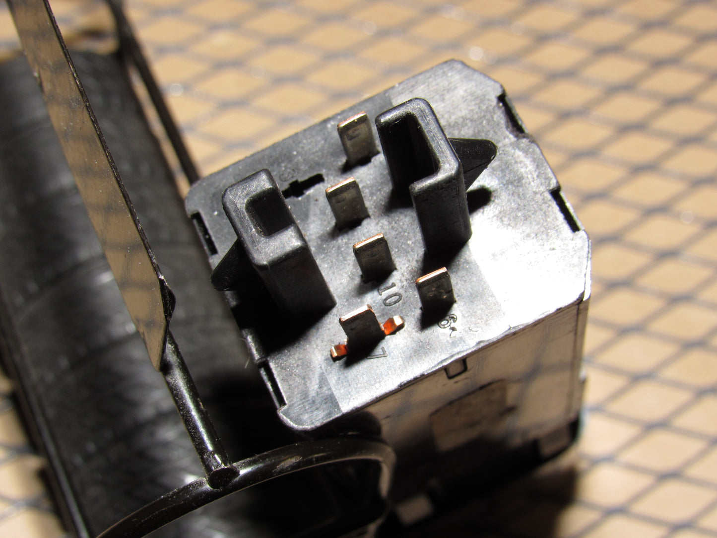 99 00 01 02 03 04 05 Saab 9-5 OEM Heated Seat Switch