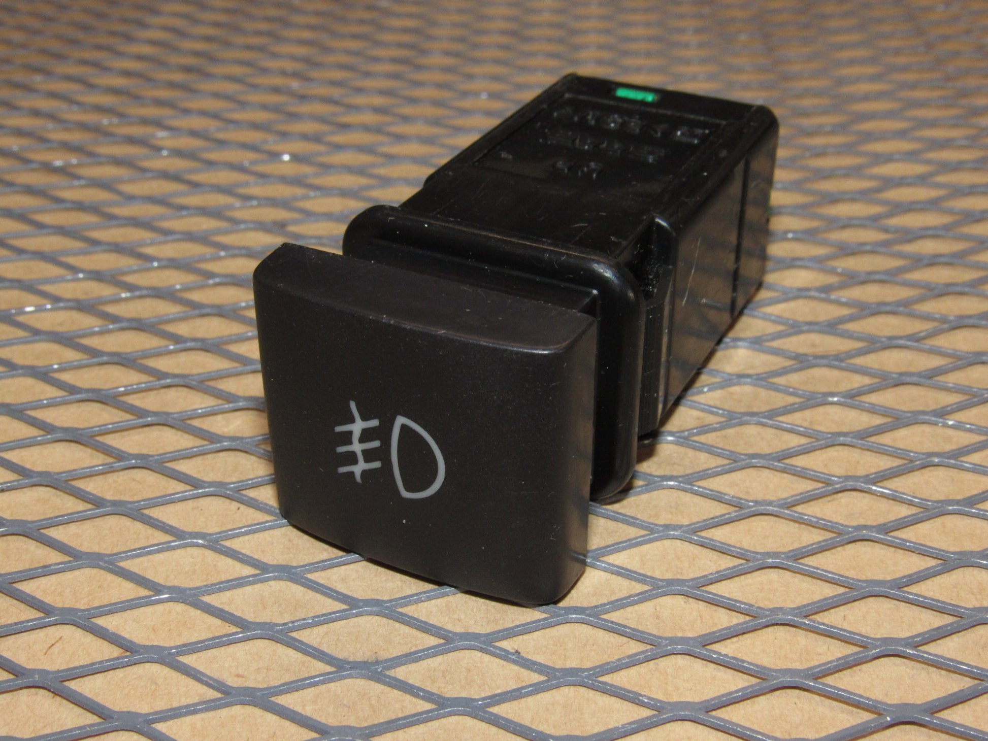 99 00 01 02 03 04 05 Saab 9-5 OEM Front Fog Light Lamp Switch