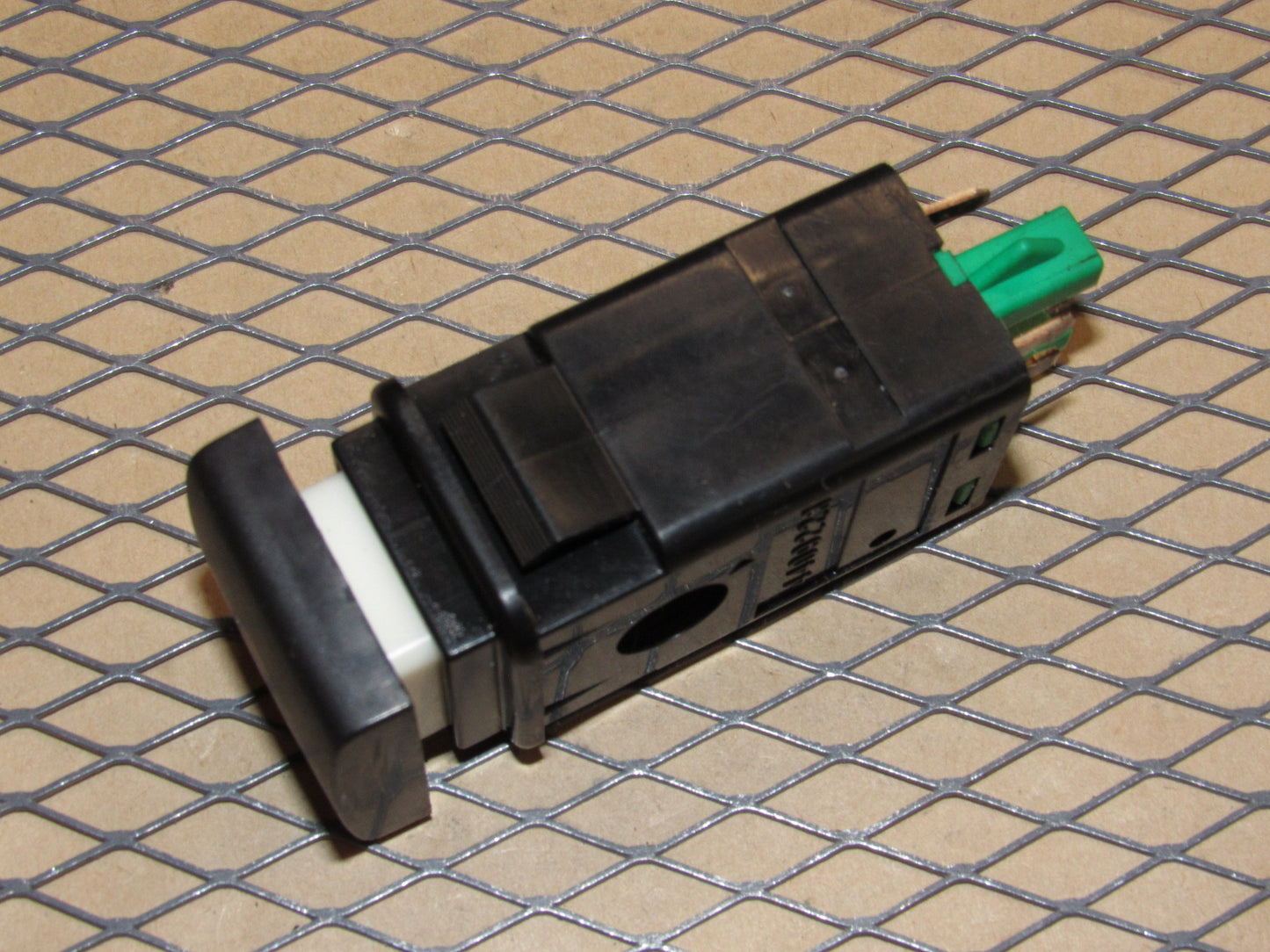 99 00 01 02 03 04 05 Saab 9-5 OEM Front Fog Light Lamp Switch